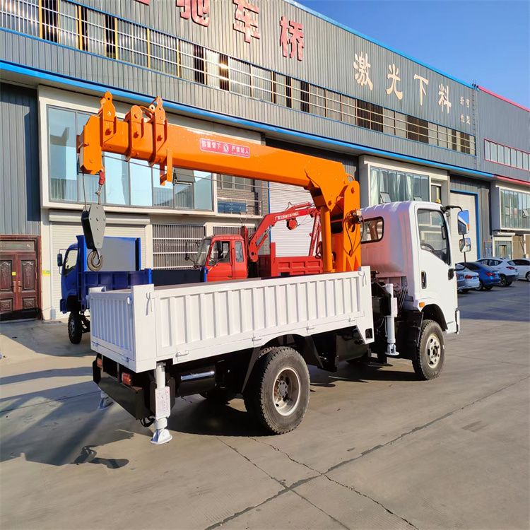 师宗县三轮随车吊定制 农用改装机自备吊中瑞长期出售